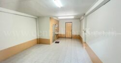 อาคารพาณิชย์ 3 ชั้นครึ่ง ติดรถไฟฟ้า MRT สถานีลาดพร้าว 101