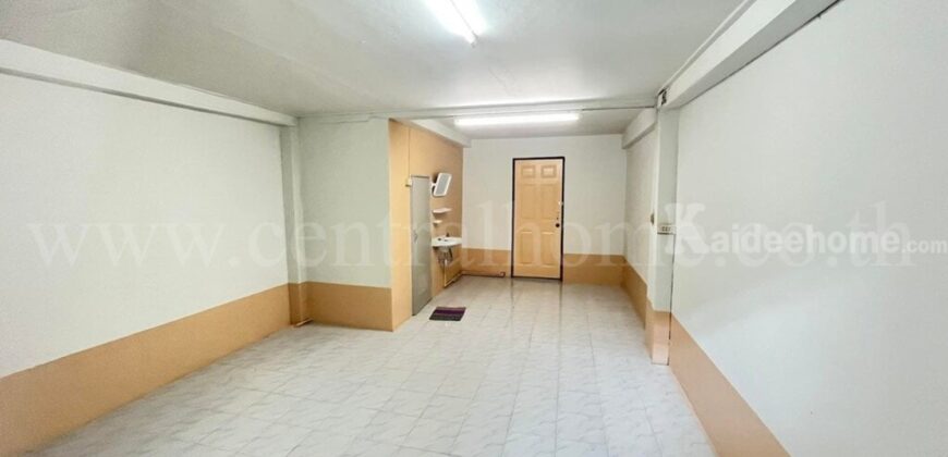 อาคารพาณิชย์ 3 ชั้นครึ่ง ติดรถไฟฟ้า MRT สถานีลาดพร้าว 101