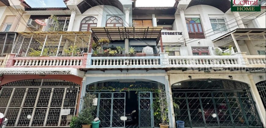 ทาวน์เฮ้าส์ 3 ชั้น ซอยจรัญสนิทวงศ์ 67 แยก 3 พร้อมอยู่