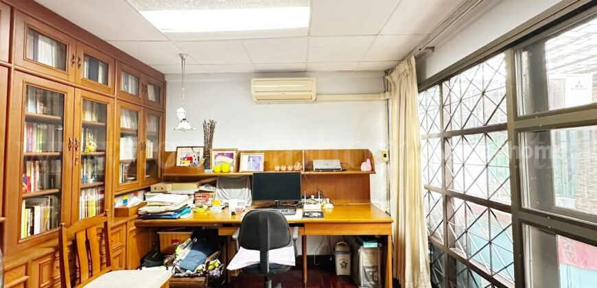 ทาวน์เฮ้าส์ 3 ชั้น ซอยจรัญสนิทวงศ์ 67 แยก 3 พร้อมอยู่