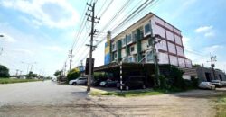อาคารพาณิชย์ 4 ชั้น 3 คูหา ลาดหลุมแก้ว ติดถนน ปทุมธานี – บางเลน 