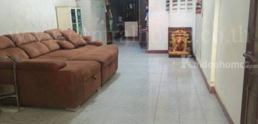 ทาวน์เฮ้าส์ ซอยสุขุมวิท 80 ใกล้ BTS สำโรง ขายพร้อมผู้เช่า ราคาถูก