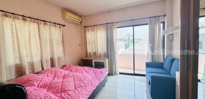 ขายบ้านพร้อมที่ดิน ในตัวเมืองพิษณุโลก 2 ชั้น มีดาดฟ้า เนื้อที่ 42 ตร.ว. แถมฟรีเฟอร์นิเจอร์ พร้อมเข้าอยู่ โทร 081-9629980 ขายบ้านพร้อมที่ดิน ในตัวเมืองพิษณุโลก 2 ชั้น มีดาดฟ้า เนื้อที่ 42 ตร.ว. แถมฟรีเฟอร์นิเจอร์ พร้อมเข้าอยู่ โทร 081-9629980