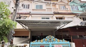 ให้เช่าทาวเฮ้าส์ 3 ชั้น หมู่บ้าน สินทวีแกรนด์วิลเลจน์ รีโนเวท บ้านพร้อมอยู่ บ้านเปล่า โทร 081-821-8151