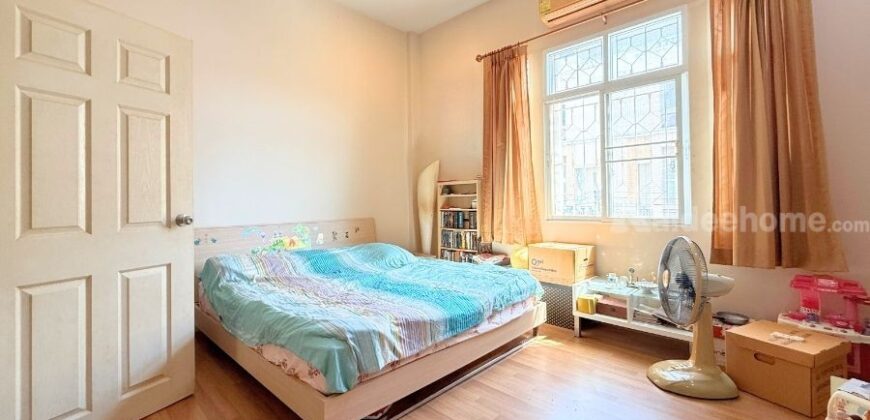 ขาย!! ทาวน์โฮม 3 ชั้น ปริญลักษณ์ เอกชัย-บางบอน (ขนาด 22 ตร.ว.) ซ.เอกชัย 87/1 บางบอน กรุงเทพมหานคร : Prinyaluck Ekachai-Bangbon