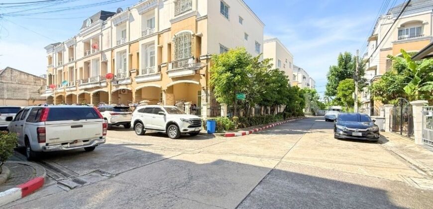 ขาย!! ทาวน์โฮม 3 ชั้น ปริญลักษณ์ เอกชัย-บางบอน (ขนาด 22 ตร.ว.) ซ.เอกชัย 87/1 บางบอน กรุงเทพมหานคร : Prinyaluck Ekachai-Bangbon