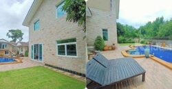 ขายบ้านสวยๆ 2 ชั้น ตกแต่งน่าอยู่ สามารถต่อยอดเป็นธุรกิจบ้านพักพูลวิลล่าได้ ยู่ฝั่งหาดบางเสร่ อ.สัตหีบ จ.ชลบุรี