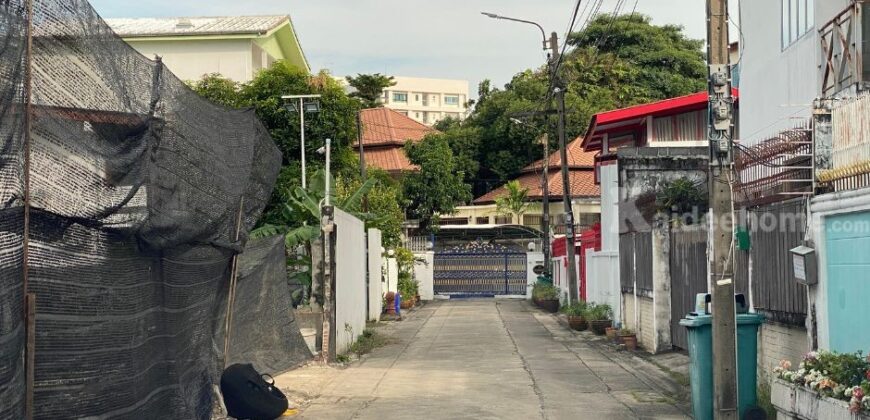 ขายที่ดินแปลงเล็ก 50 ตารางวา ปรีดี 20 สุขุมวิท 71 พร้อมแบบบ้านหรูมีลิฟต์