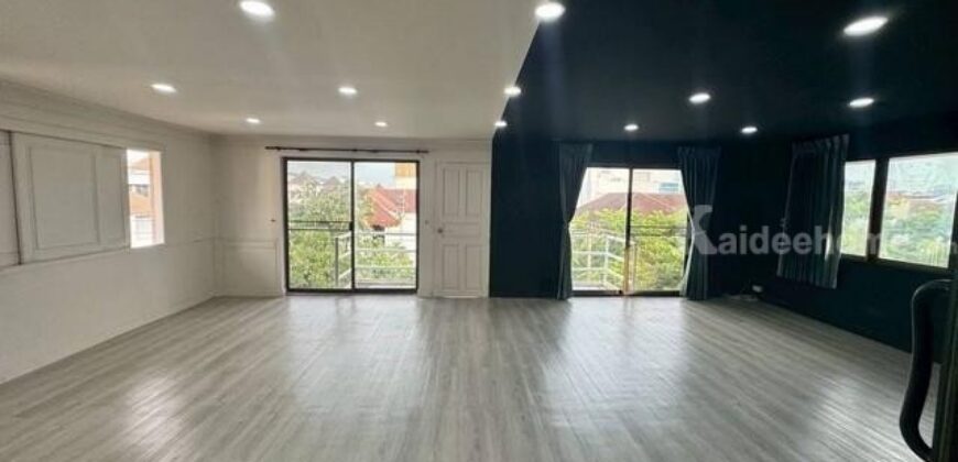 รหัสC6937 ให้เช่าอาคาร 4ชั้น ย่านลาดพร้าว ถนนศรีวรา ทาวน์อินทาวน์ วังทองหลาง