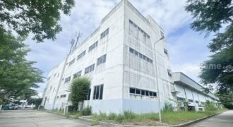 รหัสC6943 ขายโรงงานพร้อมอาคาร 3ชั้น ในกรุงเทพมหานคร พื้นที่สีม่วง เนื้อที่ 4ไร่กว่า แขวงทับยาว ลาดกระบัง