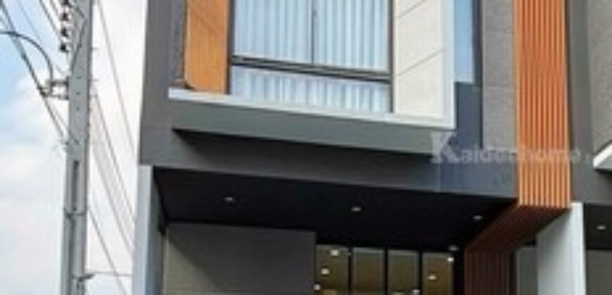 รหัสC6976 ให้เช่าทาวน์โฮม 3ชั้น โครงการชิเซน พัฒนาการ 32 Shizen Phatthanakan 32 เฟอร์ครบพร้อมอยู่