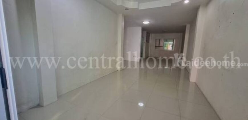 ทาวน์เฮ้าส์ เบลนด์ 789 เกาะจันทร์ – ชลบุรี หลังมุม ราคาถูกที่สุดในโครงการ