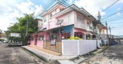 ทาวน์เฮ้าส์ 2 ชั้นครึ่ง สรานนท์ ติวานนท์ – ปากเกร็ด หลังมุม