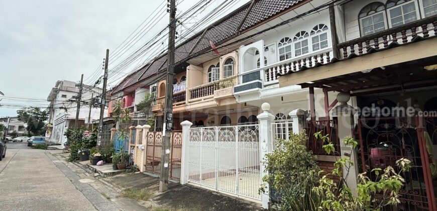 ทาวน์เฮ้าส์ 2 ชั้น ลาดพร้าว 101 ใกล้ MRT สถานีลาดพร้าว 101 พร้อมอยู่