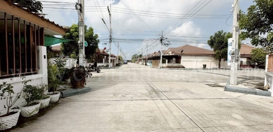 ทาวน์เฮ้าส์ ชั้นเดียว บ้านกลางเมือง พีพี 8 เมืองสุพรรณบุรี หลังมุม