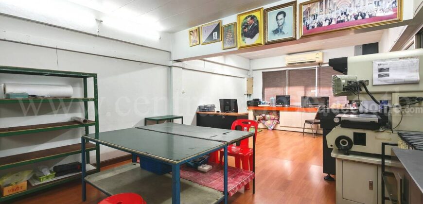 อาคารพาณิชย์ 4 ชั้นครึ่ง 2 คูหา ถนนพหลโยธิน (รังสิต – นวนคร) ใกล้ตลาดไท ถูกมาก