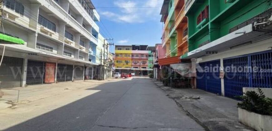 อาคารพาณิชย์ 4 ชั้น ซอยเพชรเกษม 93 ใกล้ตลาดอ้อมน้อย