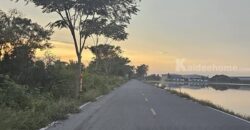 ขายที่ดิน 4 ไร่ 135 ตารางวา อ.ไทรน้อย จ.นนทบุรี หน้ากว้างติดถนนตัดใหม่ บรรยากาศดี โทร 065-365-4426