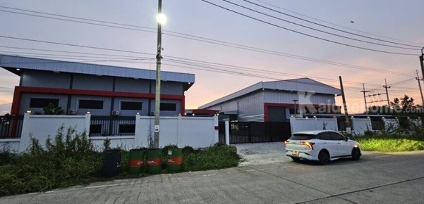 ขายที่ดิน 4 ไร่ 135 ตารางวา อ.ไทรน้อย จ.นนทบุรี หน้ากว้างติดถนนตัดใหม่ บรรยากาศดี โทร 065-365-4426