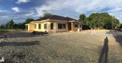 ให้เช่าบ้านเดี่ยว พื้นที่ 1 ไร่ อ.พนัสนิคม จ.ชลบุรี ใกล้ร้านสะดวกซื้อ 7/11 มินิบิ๊กซี โลตัส ซีเจ โทร 0879556066