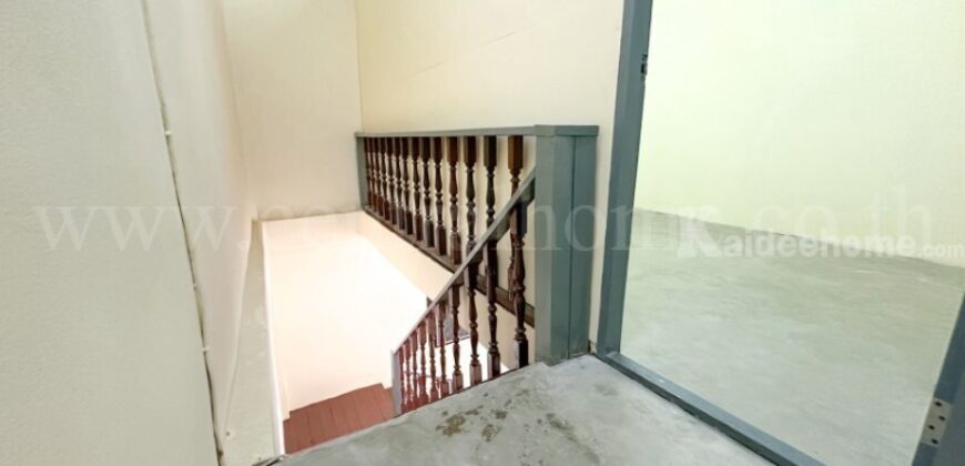 ทาวน์เฮ้าส์ 3 ชั้น ซอย กรุงเทพ – นนทบุรี 23 (จันทร์เกษม) ราคาถูกมาก