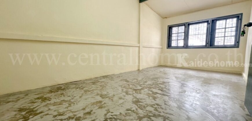 ทาวน์เฮ้าส์ 3 ชั้น ซอย กรุงเทพ – นนทบุรี 23 (จันทร์เกษม) ราคาถูกมาก