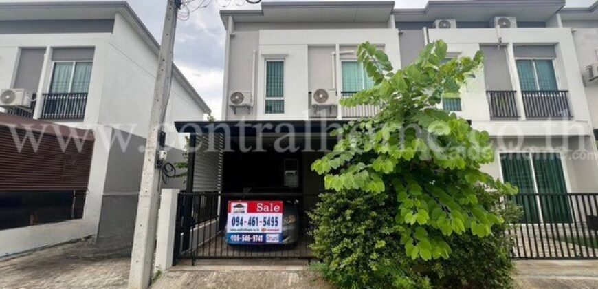 ทาวน์โฮม ฟอร์เร่ ลำลูกกา คลอง 5 หลังมุม หน้าบ้านไม่ชนกับหลังอื่น