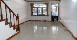 ทาวน์เฮ้าส์ ซอย นาคนิวาส 37 แยก 1-8 ถนน ลาดพร้าว 71 ขายถูก