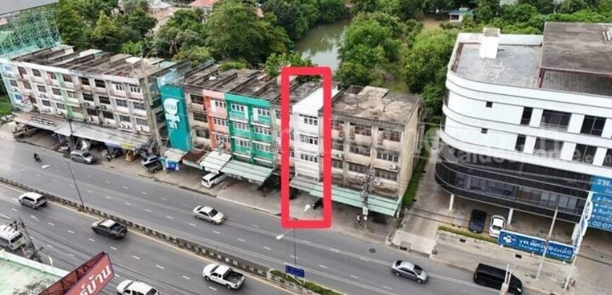 อาคารพาณิชย์ 4 ชั้น แยกปากเกร็ด นนทบุรี ทำเลดี ราคาถูก