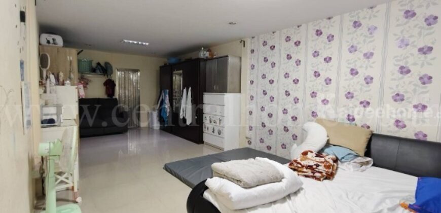 อาคารพาณิชย์ 3 ชั้นครึ่ง 3 คูหา ติดถนนเพชรเกษม ทำเลดี ราคาถูก