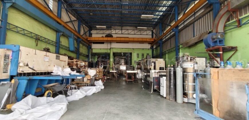 โกดังห่างถนนเพชรเกษม 50 เมตร