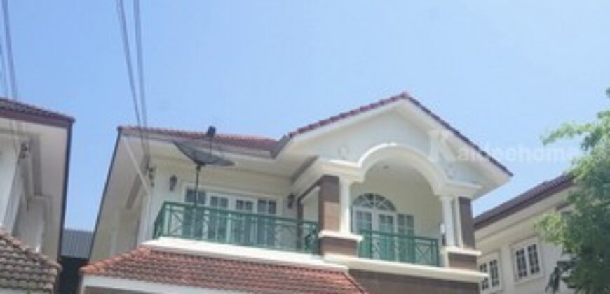 รหัสC6983 ให้เช่าบ้านเดี่ยว 2ชั้น ย่านถนนศรีนครินทร์ซอย51 ใกล้ซีคอนสแควร์ พาราไดซ์พาร์ค