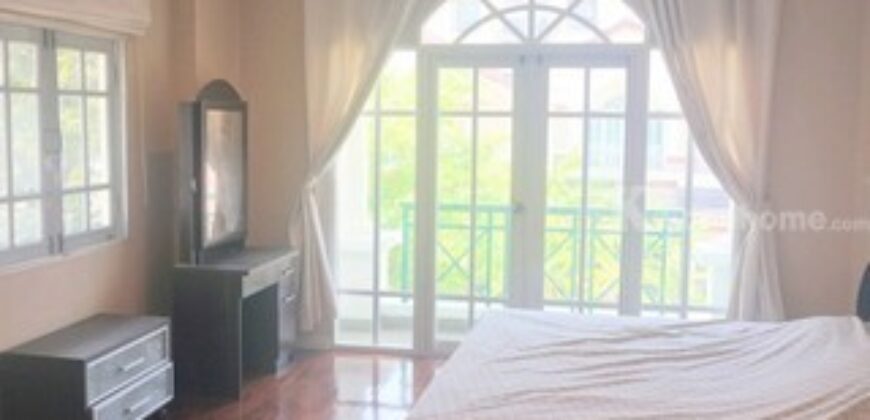 รหัสC6983 ให้เช่าบ้านเดี่ยว 2ชั้น ย่านถนนศรีนครินทร์ซอย51 ใกล้ซีคอนสแควร์ พาราไดซ์พาร์ค