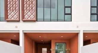 รหัสC6985 ให้เช่า ขายโฮมออฟฟิศ 3.5ชั้น ถนนนาคนิวาส ลาดพร้าว71โชคชัย4 ใกล้เซ็นทรัลอีสต์วิลล์