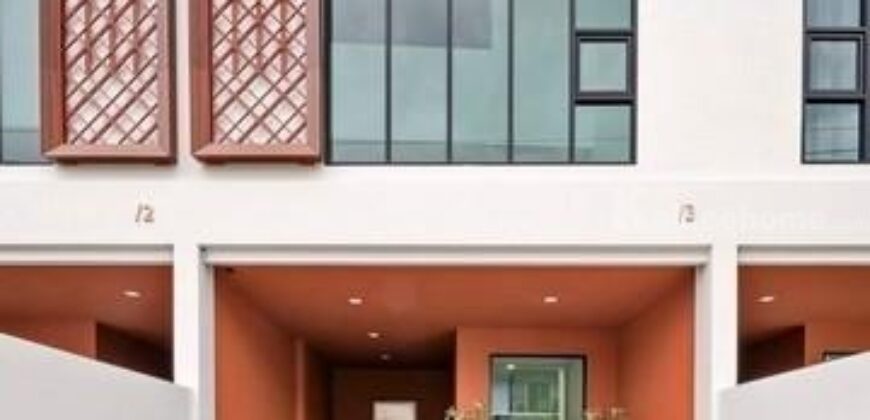 รหัสC6985 ให้เช่า ขายโฮมออฟฟิศ 3.5ชั้น ถนนนาคนิวาส ลาดพร้าว71โชคชัย4 ใกล้เซ็นทรัลอีสต์วิลล์