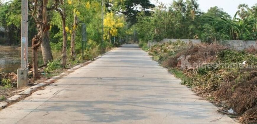 ให้เช่าที่ดินพร้อมบ้านน็อคดาวน์ 150 วา ถ.รัตนาธิเบศร์ ซอยไทรม้า เหมาะทำ โฮมอ๊อฟฟิซ โกดัง ที่พักคนงาน หรือเกษตรอินทรีย์ ใกล้สถานีรถไฟฟ้าท่าอิฐ