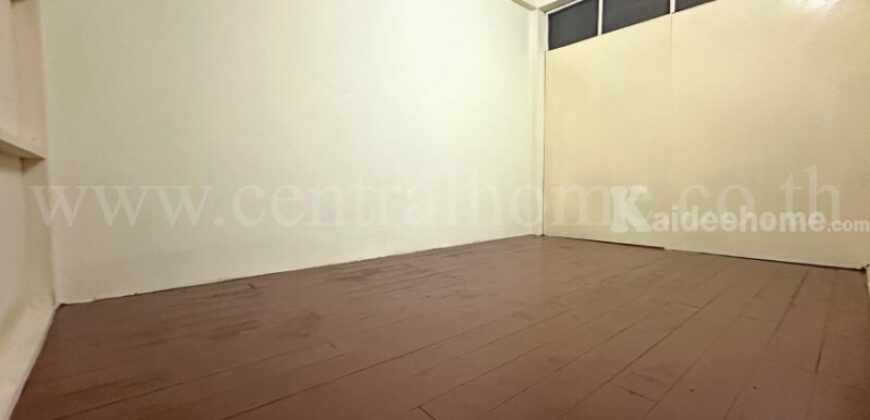 ทาวน์เฮ้าส์ 3 ชั้น ซอย กรุงเทพ – นนทบุรี 23 (จันทร์เกษม) ราคาถูกมาก