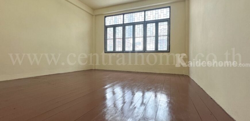 ทาวน์เฮ้าส์ 3 ชั้น ซอย กรุงเทพ – นนทบุรี 23 (จันทร์เกษม) ราคาถูกมาก