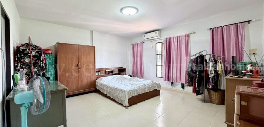 ทาวน์เฮ้าส์ เค.ซี. รามอินทรา 6 พระยาสุเรนทร์ 45 หน้าบ้านไม่ชนใคร