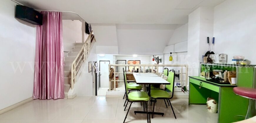 ทาวน์เฮ้าส์ เค.ซี. รามอินทรา 6 พระยาสุเรนทร์ 45 หน้าบ้านไม่ชนใคร