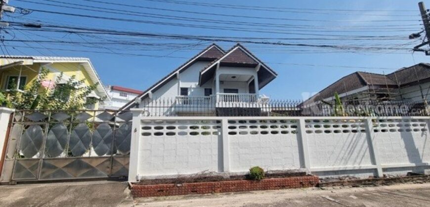 ขายบ้านเดี่ยว 2 ชั้น ปากน้ำ ตรงข้าม รพ.สมุทรปราการ ทำเลดี เดินทางสะดวก โทร 0813436920 เจ้าของขายเอง