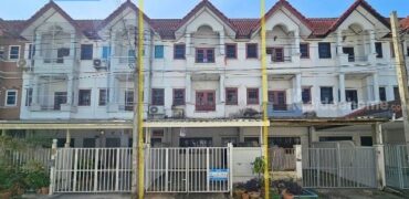 ขาย!! ทาวน์เฮ้าส์ 3 ชั้น ซื่อตรงการ์เด้น ถนนรัตนาธิเบศร์ ไทรม้า เมืองนนทบุรี (ขนาด 19 ตร.ว.) ติดถนนใหญ่และรถไฟฟ้า ทำเลดีๆแบบนี้ หาไม่ได้อีกแล้ว : Suetrong Garden