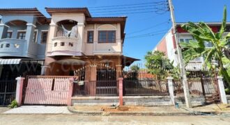 ทาวน์เฮ้าส์ ศิริวรรณ – ชวนชม บางบัวทอง หลังริม