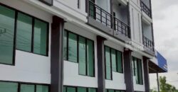 ให้เช่า ตึกแถวสร้างใหม่ ติดสามแยกหลัก ถนนนิมิตใหม่ตัดหทัยมิตร คลองสามวา