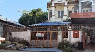 ทาวน์เฮ้าส์ บ้านกฤษณา ซอยร่มเกล้า 12 หลังริม ราคาถูก