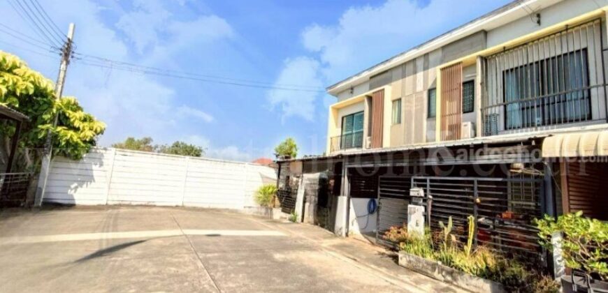ทาวน์เฮ้าส์ เดอะ คอนเนค ดอนเมือง – เทิดราชัน 31 ต้นโครงการ ราคาถูกที่สุดในโครงการ