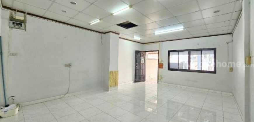 ขาย!! ทาวน์เฮ้าส์ 3 ชั้น ซื่อตรงการ์เด้น ถนนรัตนาธิเบศร์ ไทรม้า เมืองนนทบุรี (ขนาด 19 ตร.ว.) ติดถนนใหญ่และรถไฟฟ้า ทำเลดีๆแบบนี้ หาไม่ได้อีกแล้ว : Suetrong Garden