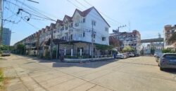 ขาย!! ทาวน์เฮ้าส์ 3 ชั้น ซื่อตรงการ์เด้น ถนนรัตนาธิเบศร์ ไทรม้า เมืองนนทบุรี (ขนาด 19 ตร.ว.) ติดถนนใหญ่และรถไฟฟ้า ทำเลดีๆแบบนี้ หาไม่ได้อีกแล้ว : Suetrong Garden