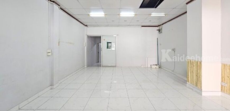 ขาย!! ทาวน์เฮ้าส์ 3 ชั้น ซื่อตรงการ์เด้น ถนนรัตนาธิเบศร์ ไทรม้า เมืองนนทบุรี (ขนาด 19 ตร.ว.) ติดถนนใหญ่และรถไฟฟ้า ทำเลดีๆแบบนี้ หาไม่ได้อีกแล้ว : Suetrong Garden