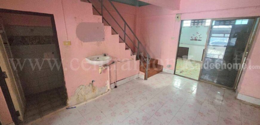 อาคารพาณิชย์ 3.5 ชั้น ซอยอยู่สุข 23 บางเมือง – สมุทรปราการ รีโนเวทแล้ว สภาพดี